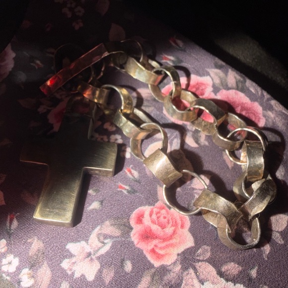 Elegant Gold and Silver Women's Jewelry - Picture 11 of 15